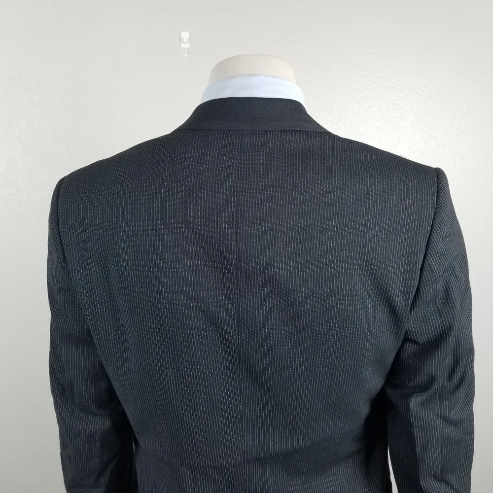 Cheap and Chic Moschino Oversized Three-Button Pinstripe Gray Blazer Size 40